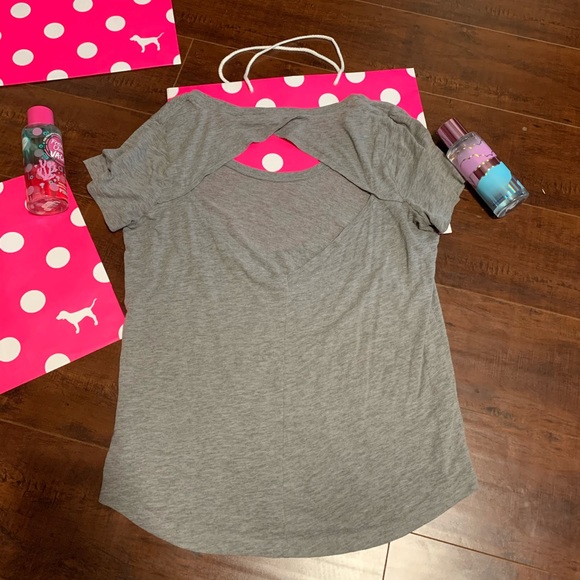 ❌ SOLD ❌ Pink VS grey open back tee - Picture 2 of 6